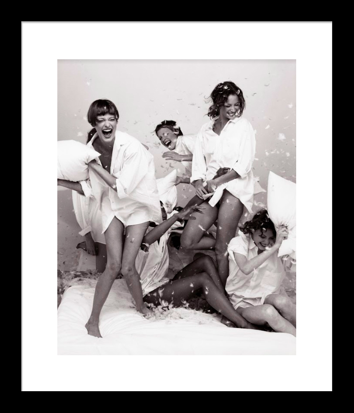 LINDA EVANGELISTA, NAOMI CAMPBELL, AMBER VALETTA, CHRISTY TURLINGTON, SHALOM HARLOW, VOGUE ITALIA, PARIS, MAY 1993