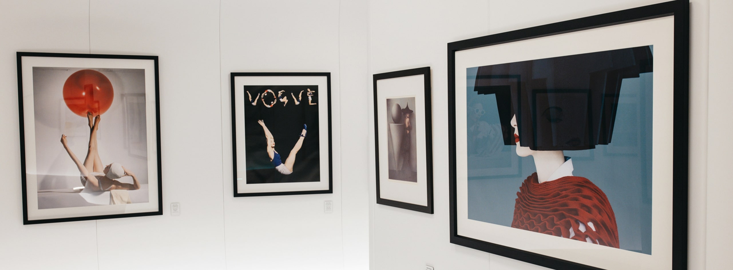 «КРАСОТА И СТИЛЬ. ИСТОРИЯ МОДНОЙ ФОТОГРАФИИ. ИЗ СОБРАНИЯ ФОНДА STILL ART» В ЭРМИТАЖЕ