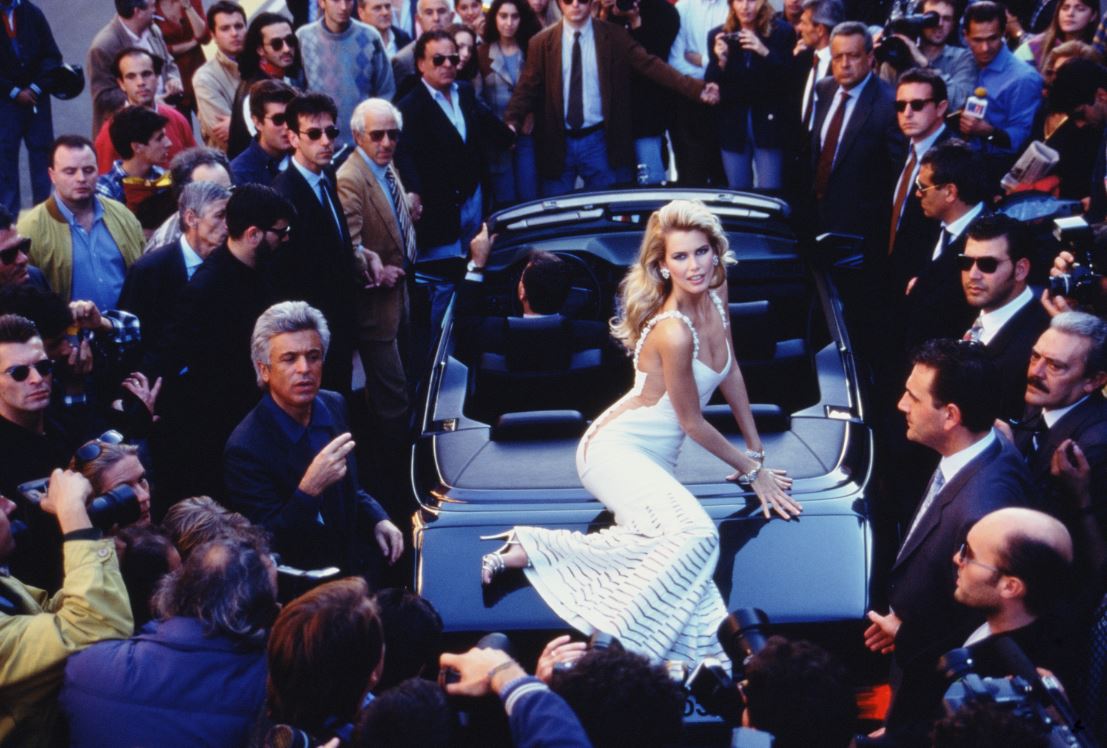 CLAUDIA SCHIFFER, VALENTINO, ROME, 1994