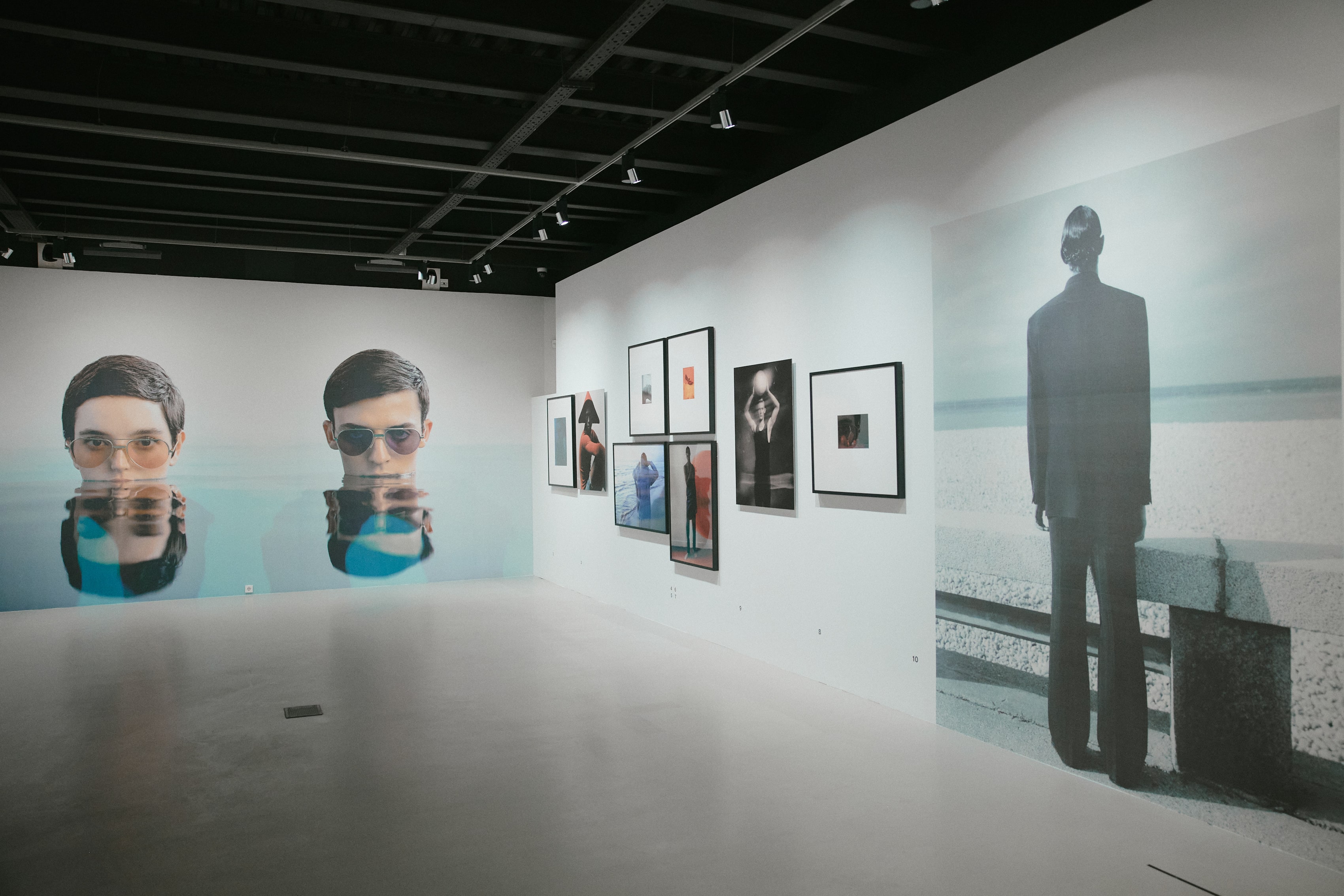 ВЫСТАВКА ГРАНТОВОЙ ПРОГРАММЫ ФОНДА STILL ART «ХОРОШЕЕ ВОСПИТАНИЕ» В ММОМА 