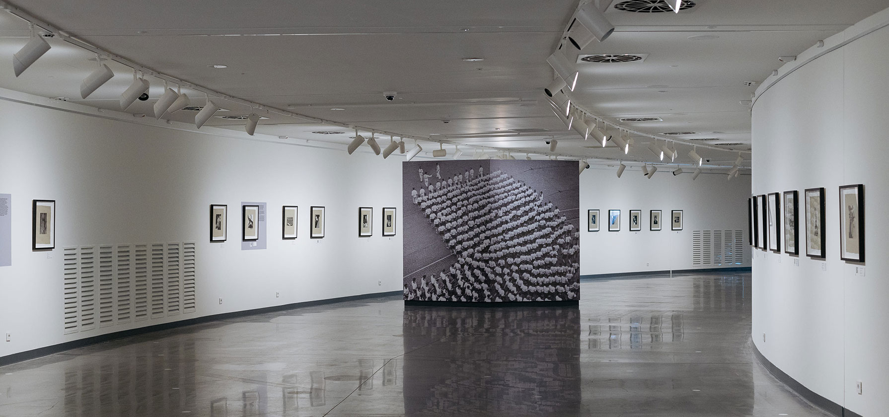 ВЫСТАВКИ «УЛИЦЫ ЛАГРАНЖА» И «АЛЕКСАНДР РОДЧЕНКО. ИЗ КОЛЛЕКЦИИ STILL ART FOUNDATION» В ЕЛЬЦИН ЦЕНТРЕ